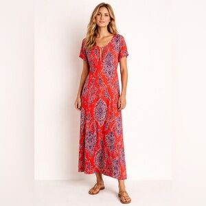 Anthropologie Akemi & Kin red and purple paisley print maxi dress. M